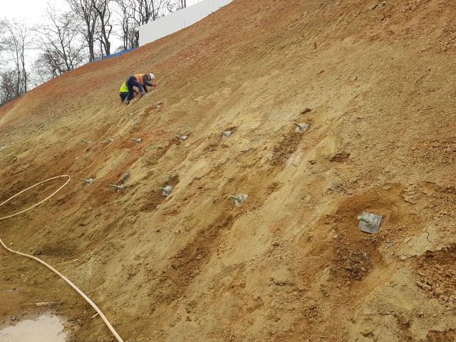 05.지압판 조립 및 설치2.jpg